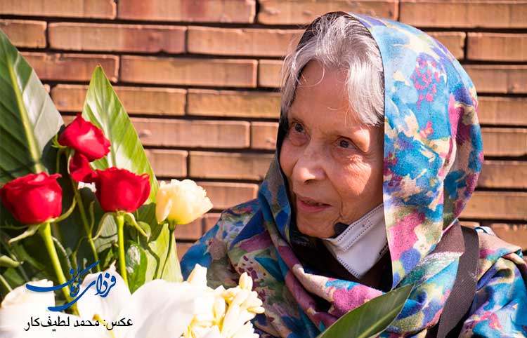 اهداء خانه شخصی به بنیاد خیریه دانشگاه باهنر و انجمن آمار ایران